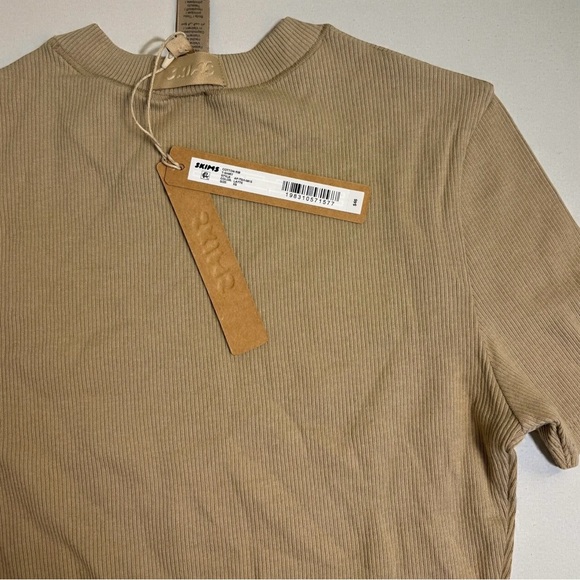 SKIMS Cotton Rib T-Shirt |Latte |XS ☕✨ - Picture 4 of 4